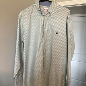 Medium Brooks Brother button up